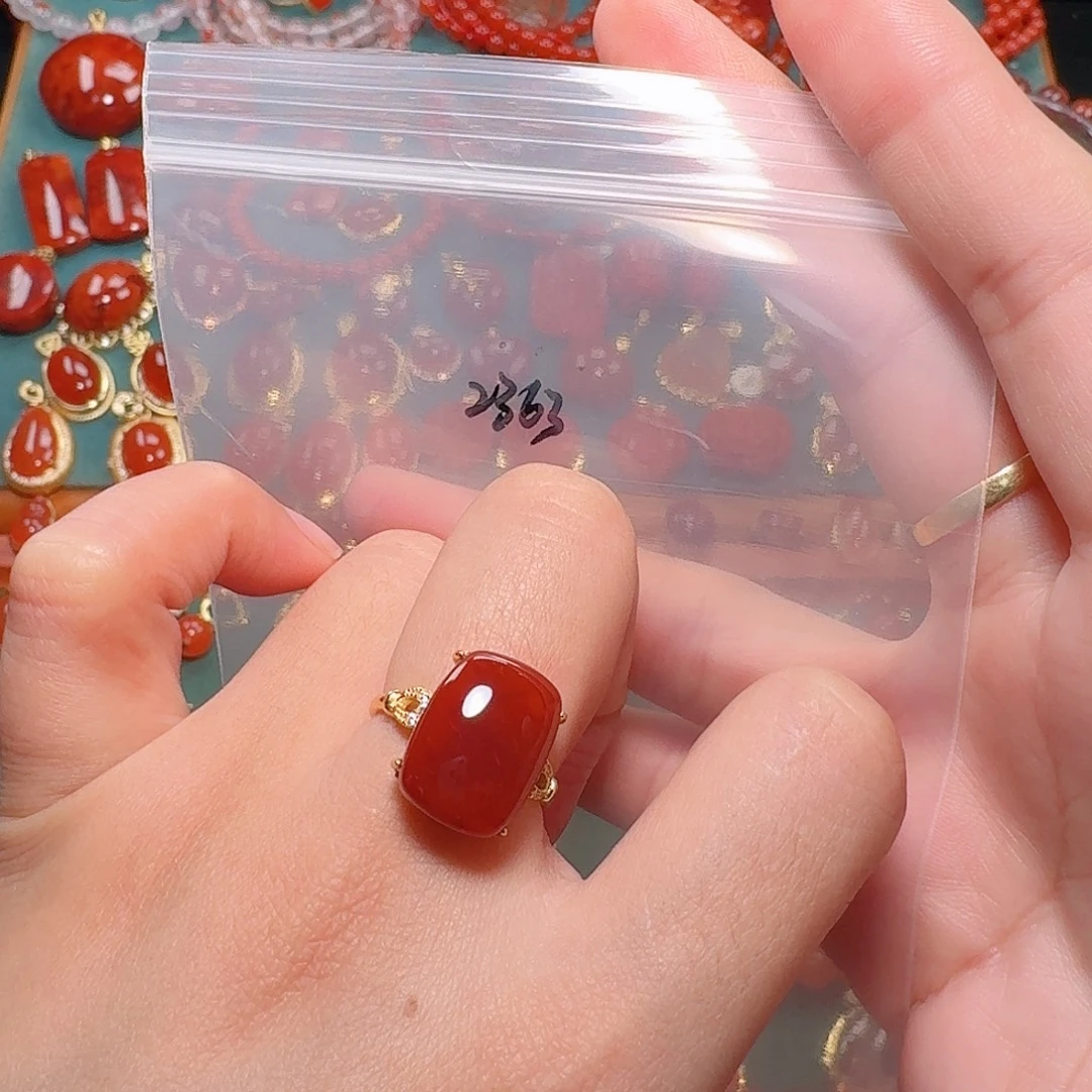 刘***梅南红玛瑙银S925镶嵌戒指
