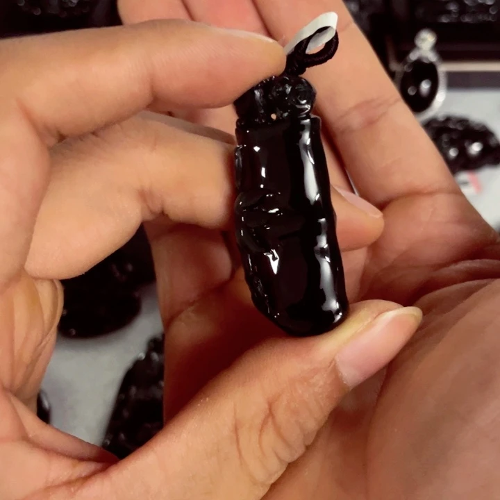 人***北翡翠未镶嵌颈饰竹节