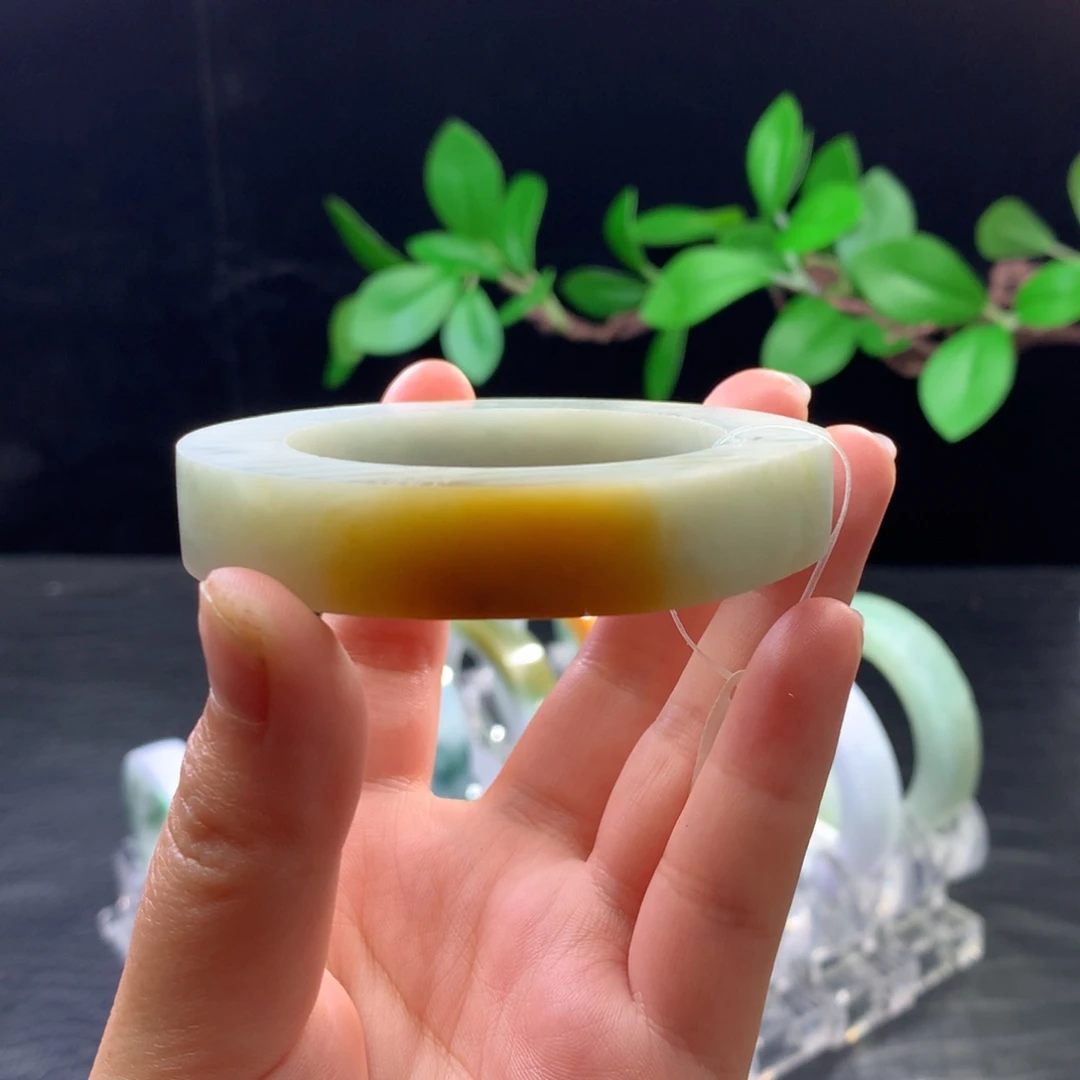 定制翡翠未镶嵌手镯