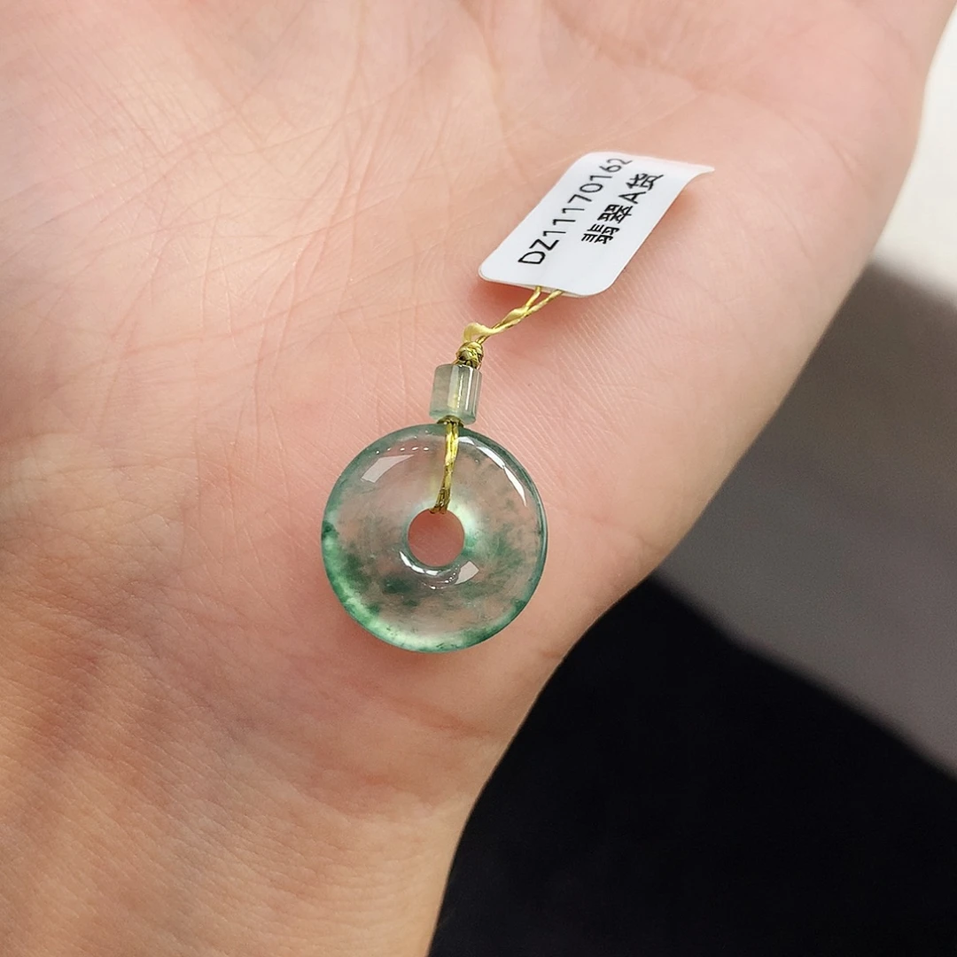 翡翠未镶嵌戒指甜甜圈