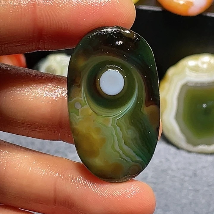 玛瑙/玉髓未镶嵌珠宝奇石