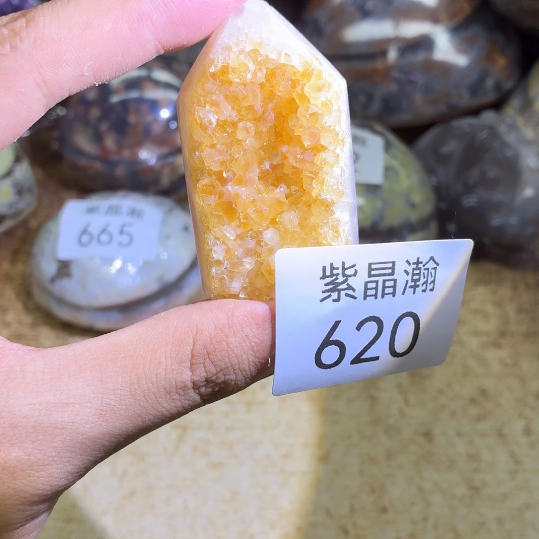 未镶嵌水晶大型摆件（非配饰）