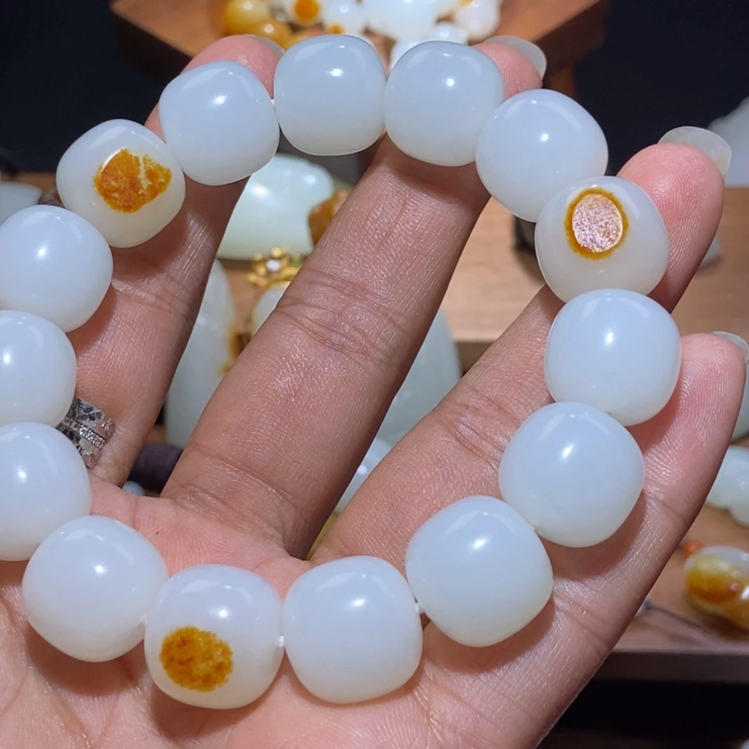 无***神和田玉未镶嵌颈饰