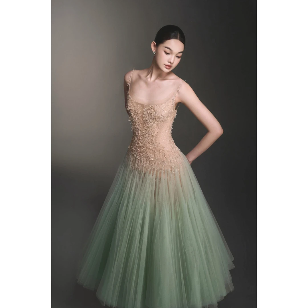 越南小众仙女连衣裙吊带绝美女神蕾丝渐变绿色小礼服网纱大摆A057