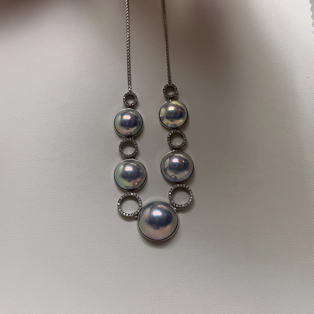 18K金镶嵌拼合珍珠（马贝珠）颈饰五珠马贝设计款