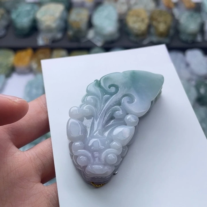 翡翠颈饰未镶嵌貔貅