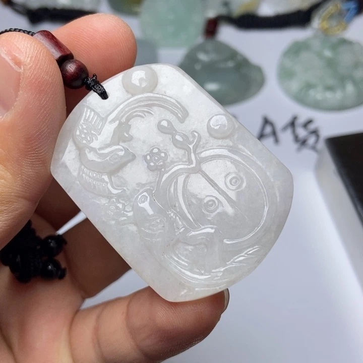 翡翠未镶嵌颈饰翡翠