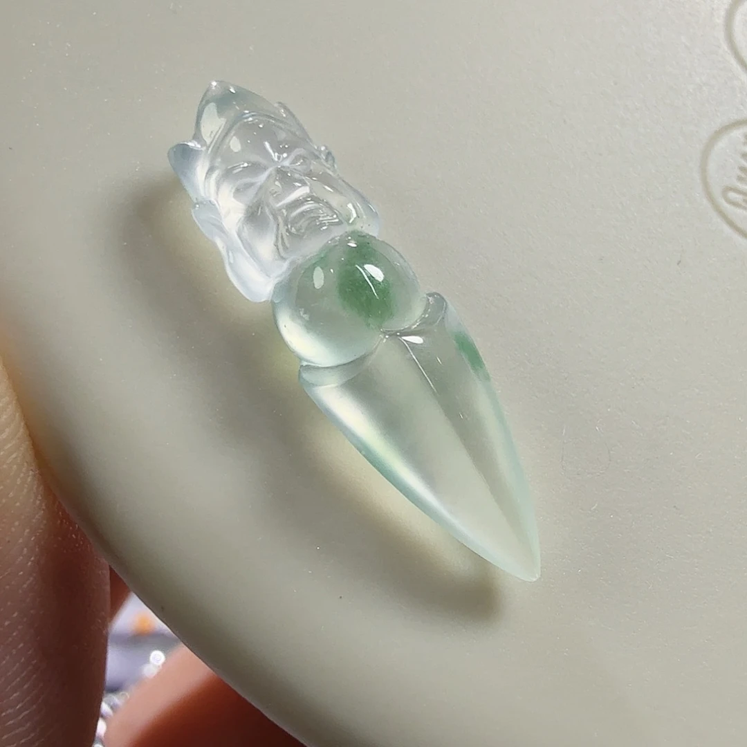 翡翠未镶嵌颈饰金刚杵