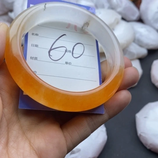 石英质玉未镶嵌手镯