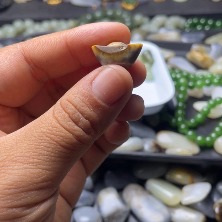 软玉未镶嵌珠宝半成品