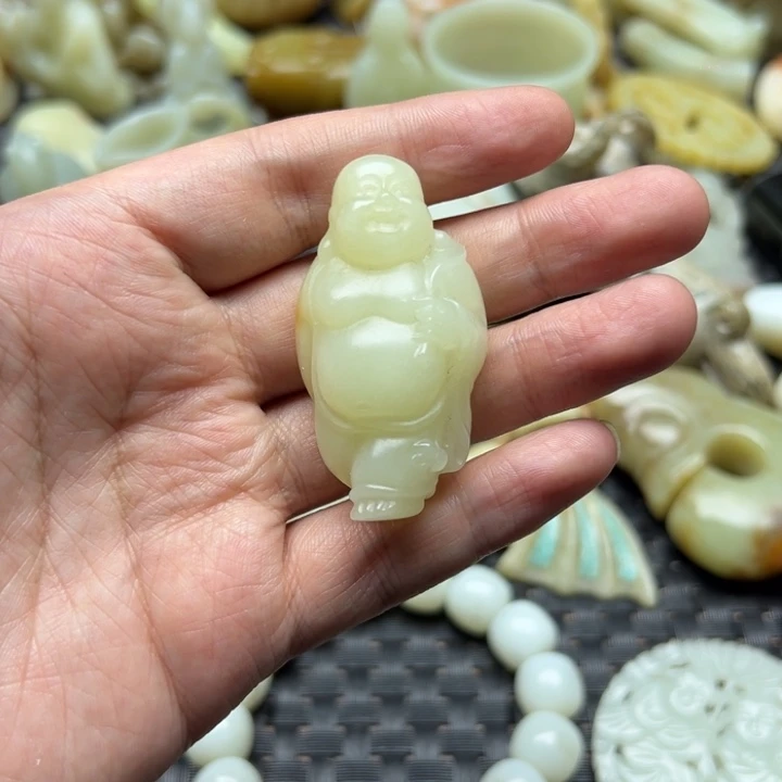 未镶嵌和田玉（糖玉）摆件