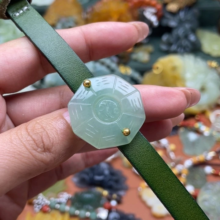 蛇纹石玉未镶嵌吊坠