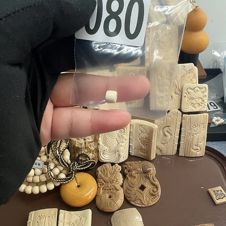 天然猛犸牙雕刻品