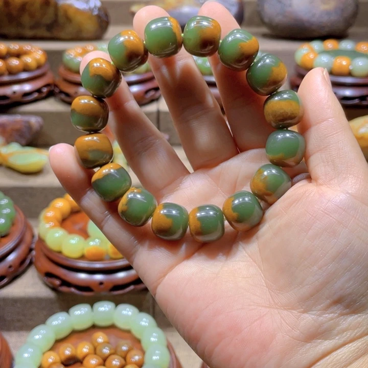 墨***钦未镶嵌透闪石-蛇纹石玉手链