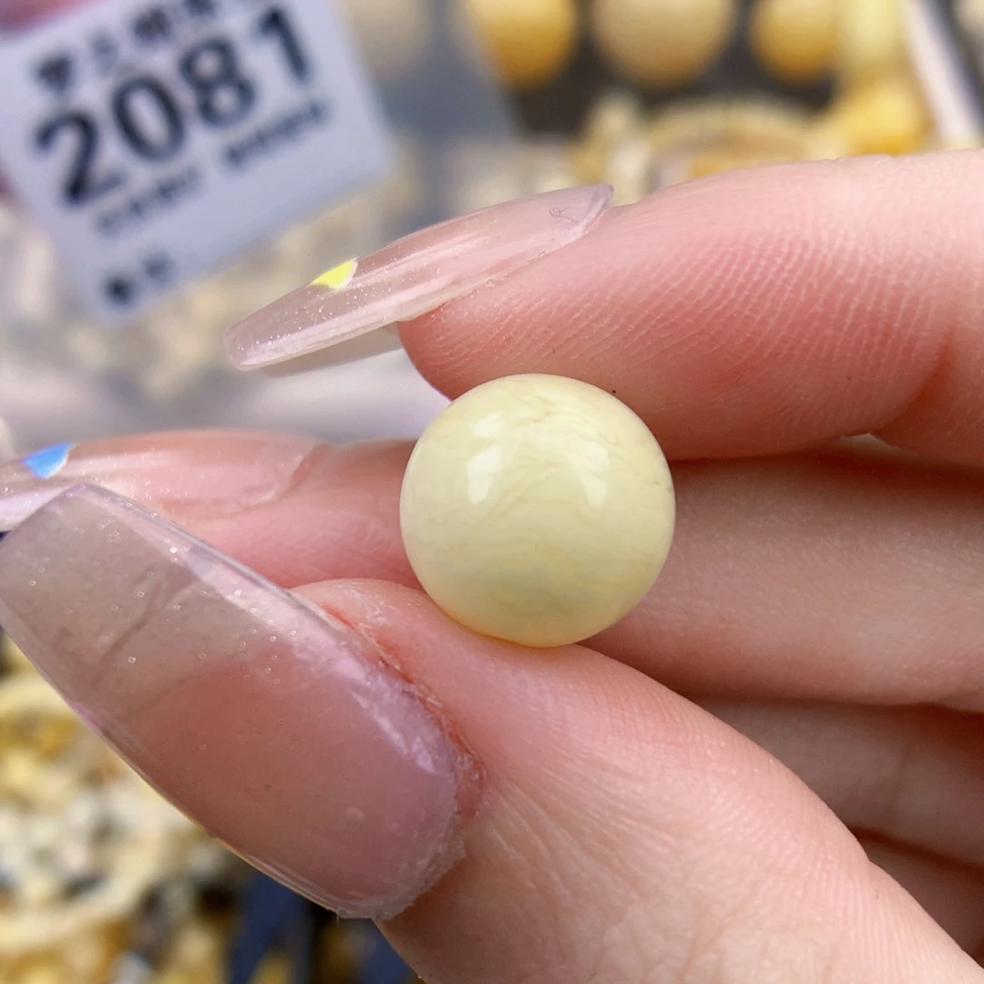 未镶嵌琥珀珠宝奇石11