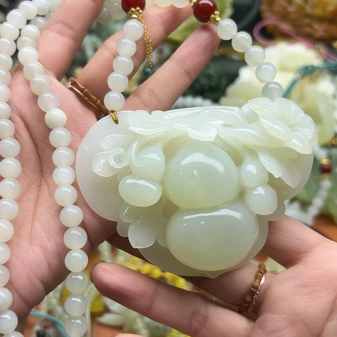 蛇纹石玉未镶嵌吊坠