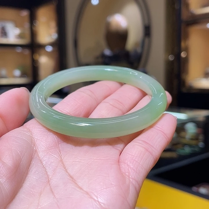 未镶嵌手镯和田玉54#33.96g