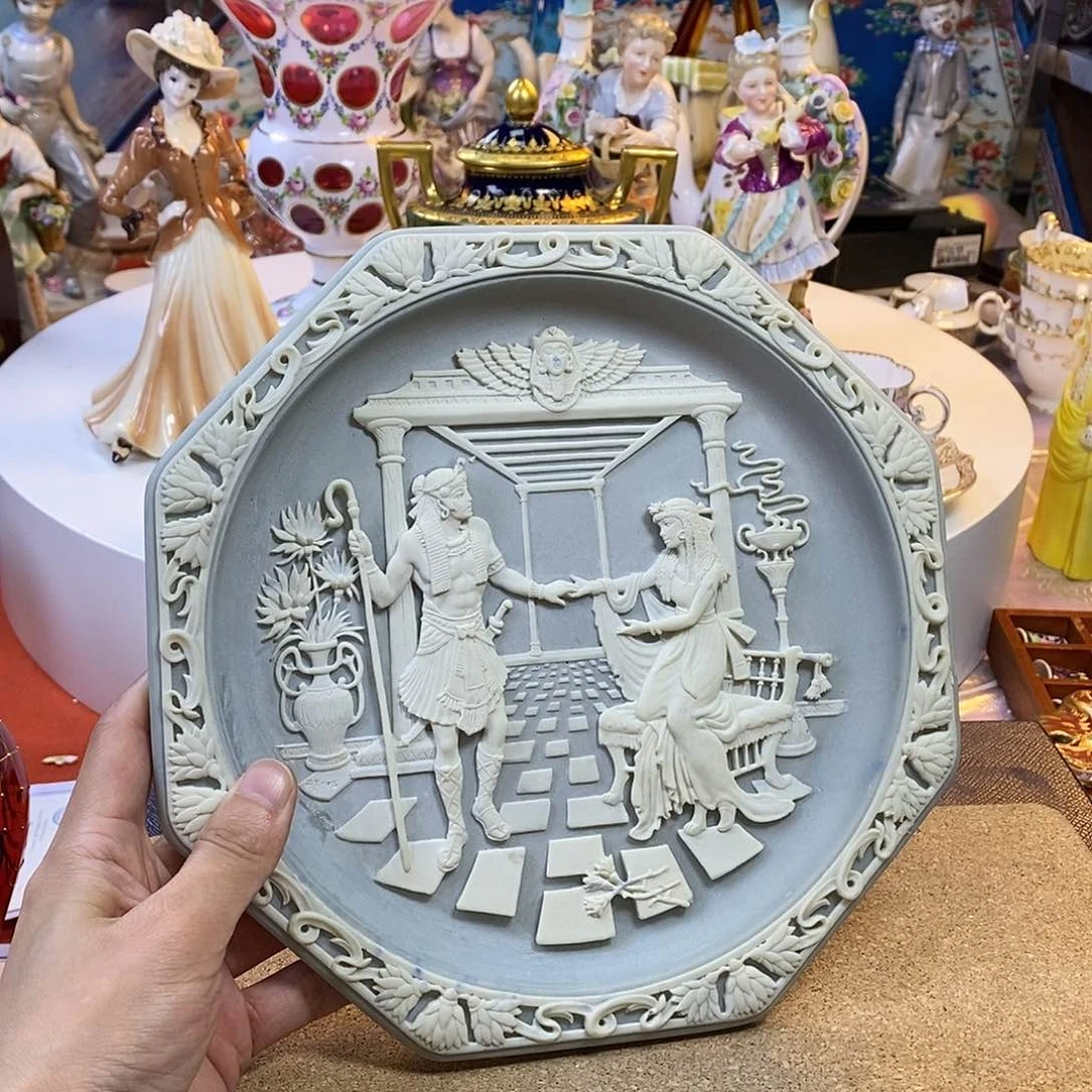 L****z咖啡杯水晶杯摆件