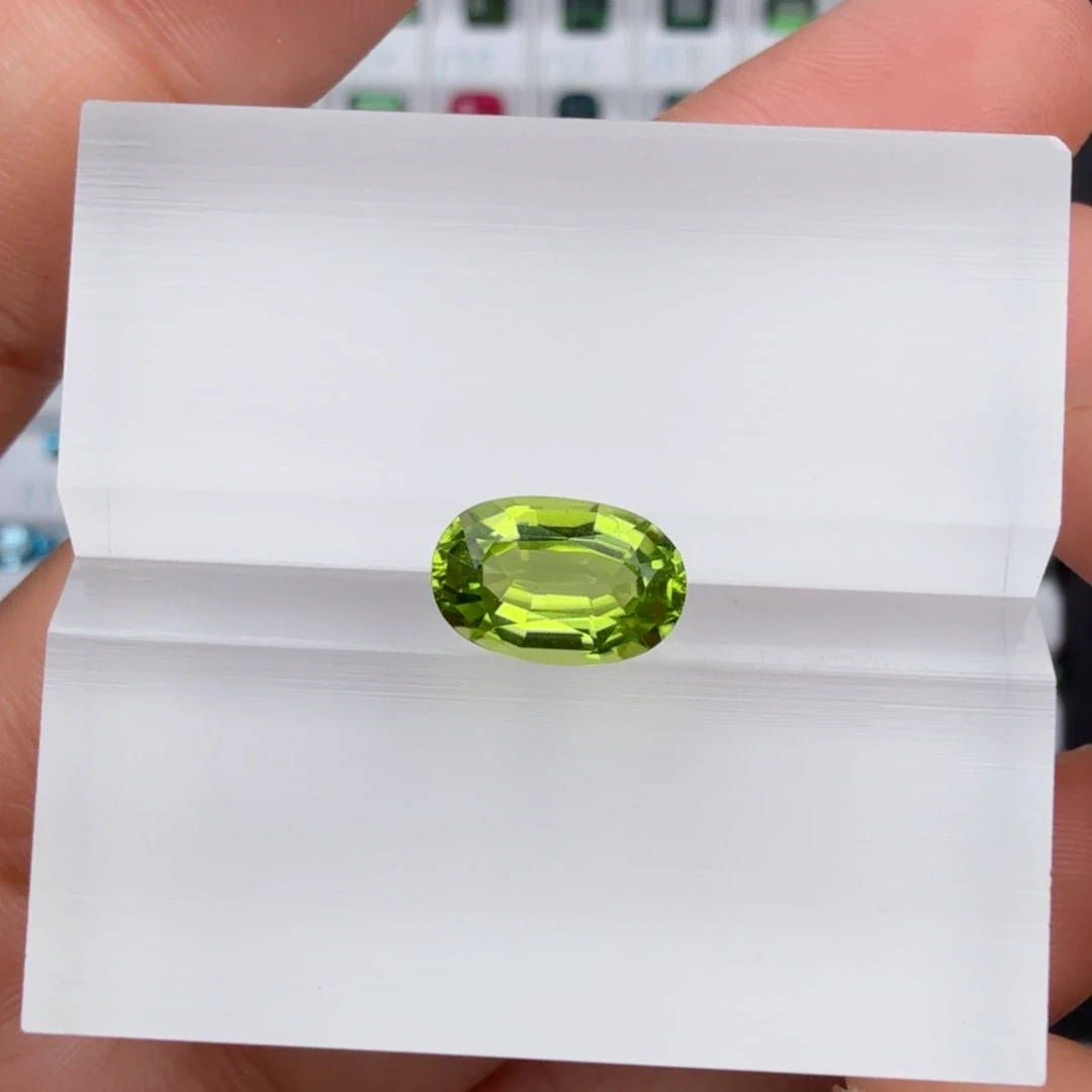 未镶嵌橄榄石笔搁天然2.86克拉