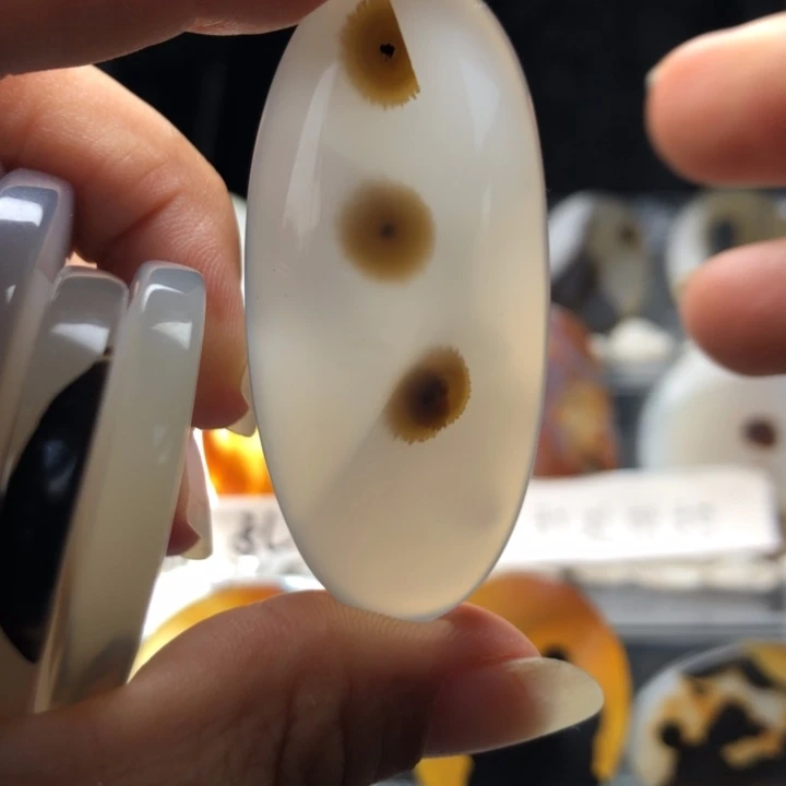 合金玛瑙/玉髓珠宝奇石64