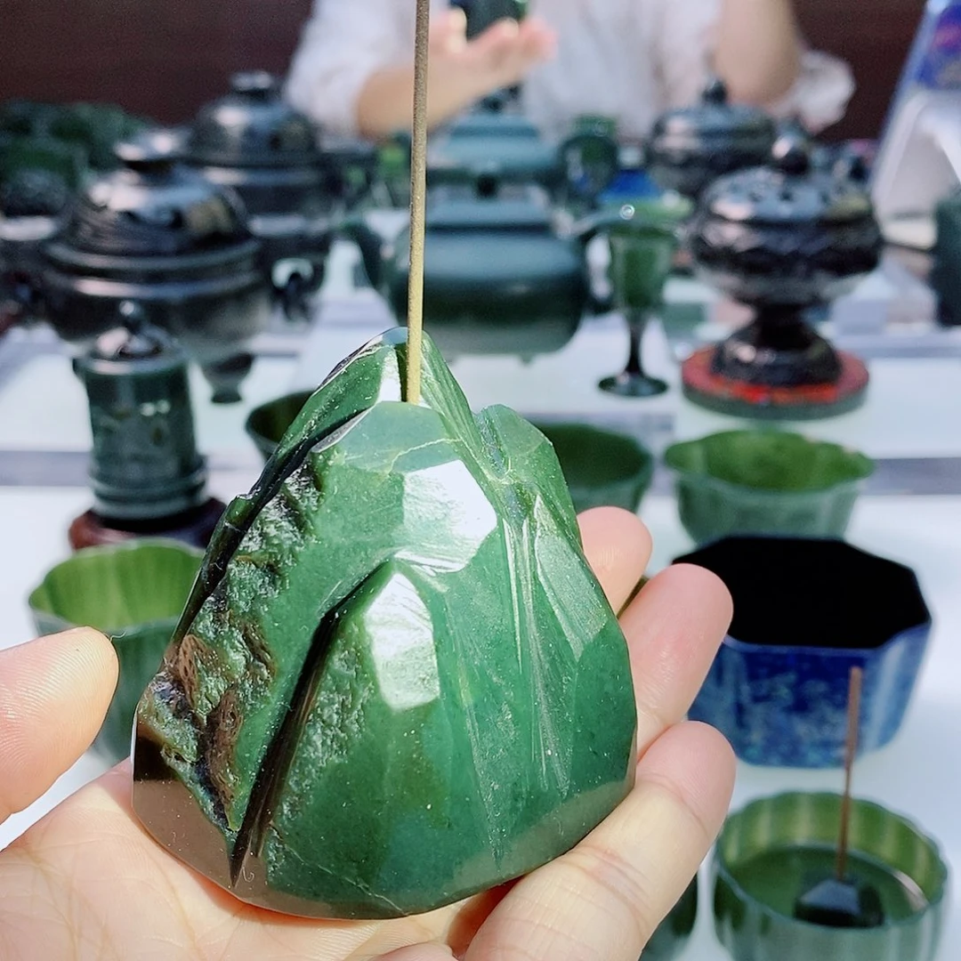 未镶嵌和田玉（青玉）摆件