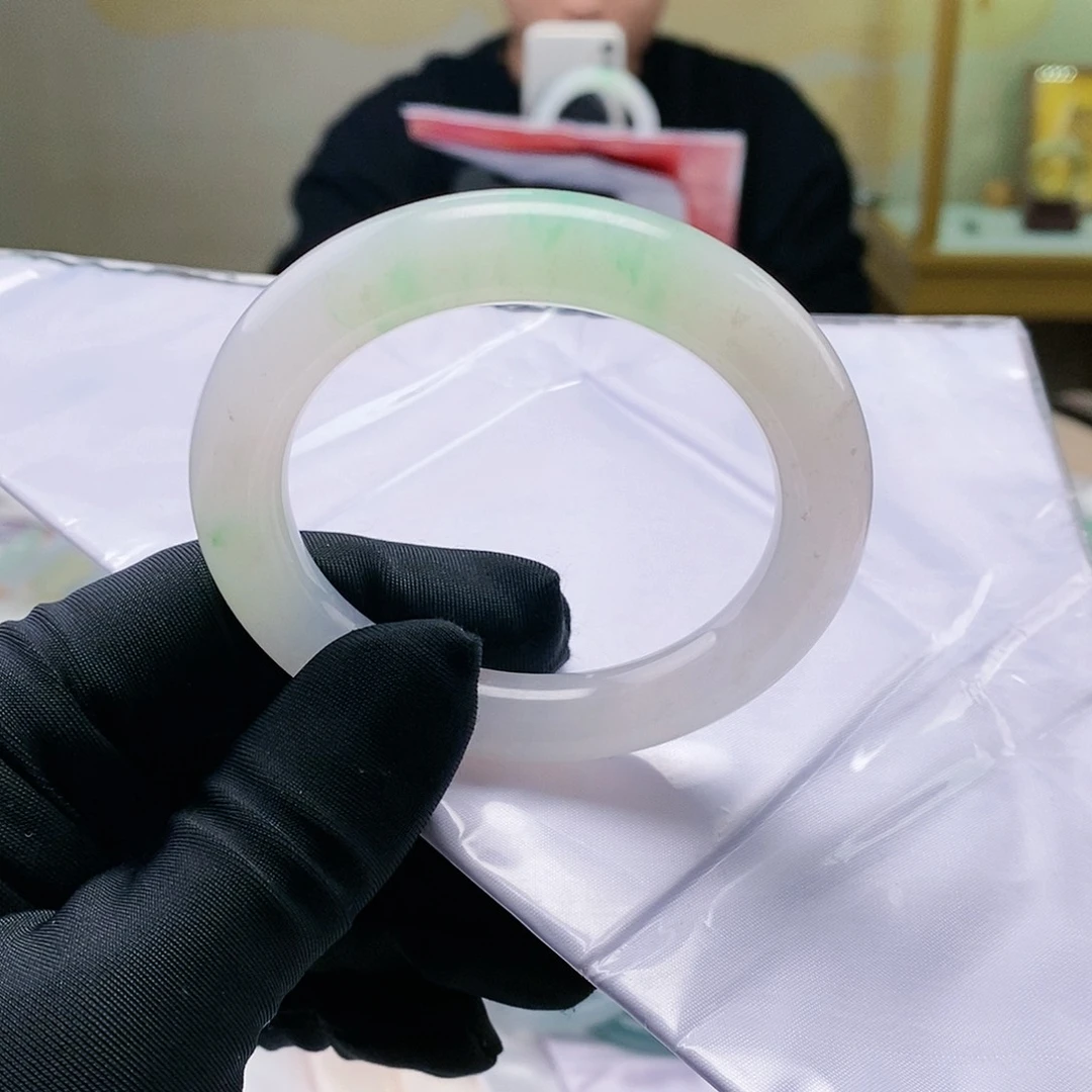 【闪购商品】翡翠手镯未镶嵌微*?