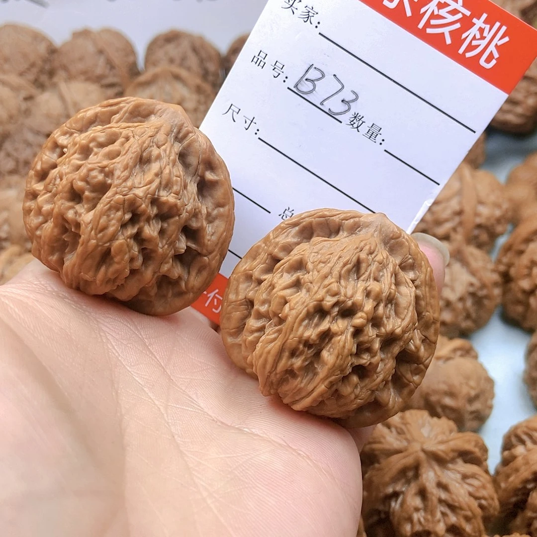 文玩核桃吊坠73号粗筋虎头43尺