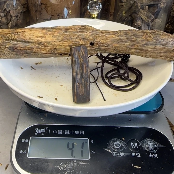 乒****木质4克平安无事牌子的