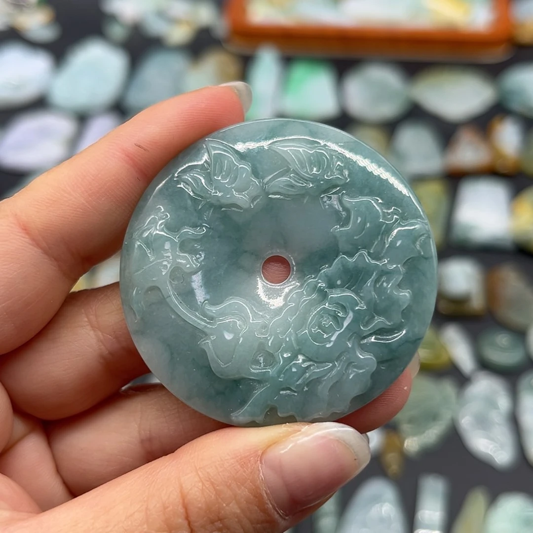 【闪购商品】翡翠颈饰未镶嵌蝶恋花