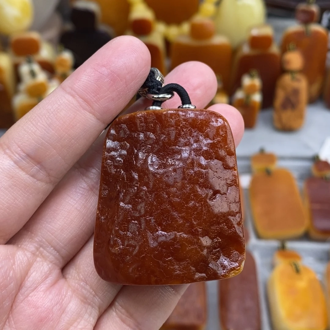 蜜蜡未镶嵌珠宝奇石