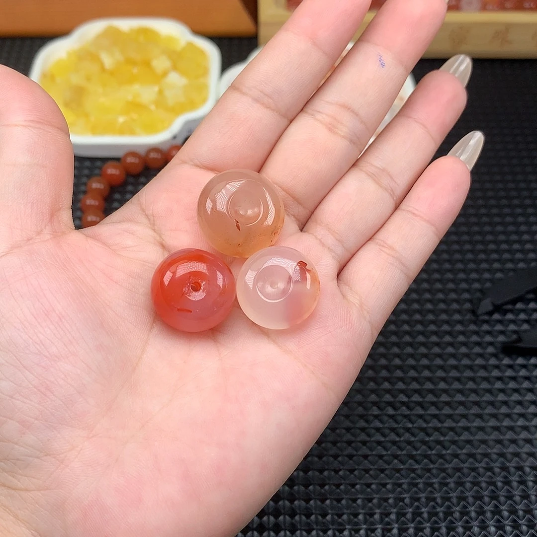 南红玛瑙未镶嵌吊坠(不含链)多样性