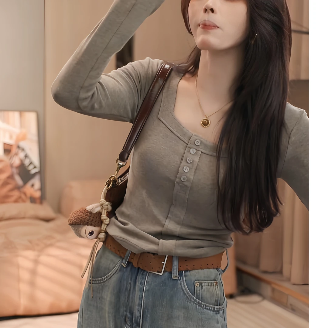 2025纯欲排扣方领长袖t恤女修身高腰显瘦内搭设计感时尚百搭上衣
