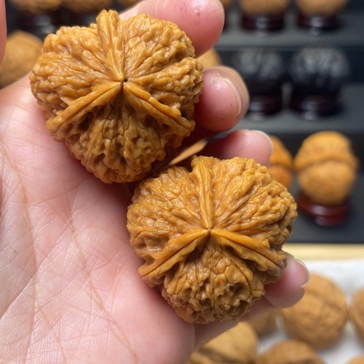 把件文玩核桃三棱9Y