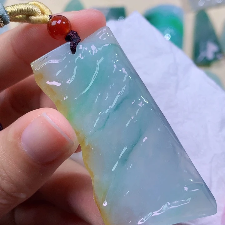 翡翠未镶嵌吊坠(不含链) 1694