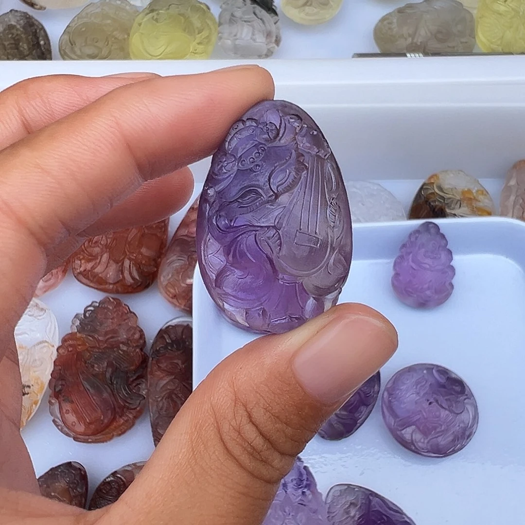 颈饰未镶嵌水晶九尾狐