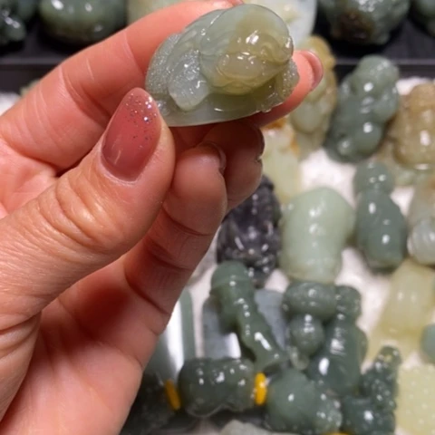 未镶嵌和田玉（糖玉）珠宝奇石