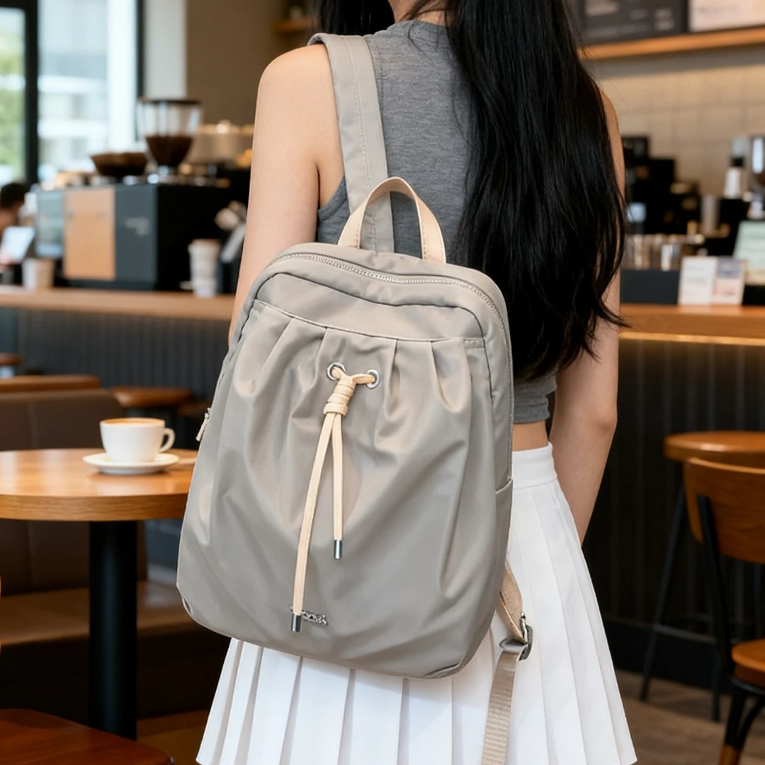抽绳双肩包女生新款轻便笔记本电脑包时尚学生书包大容量旅行背包