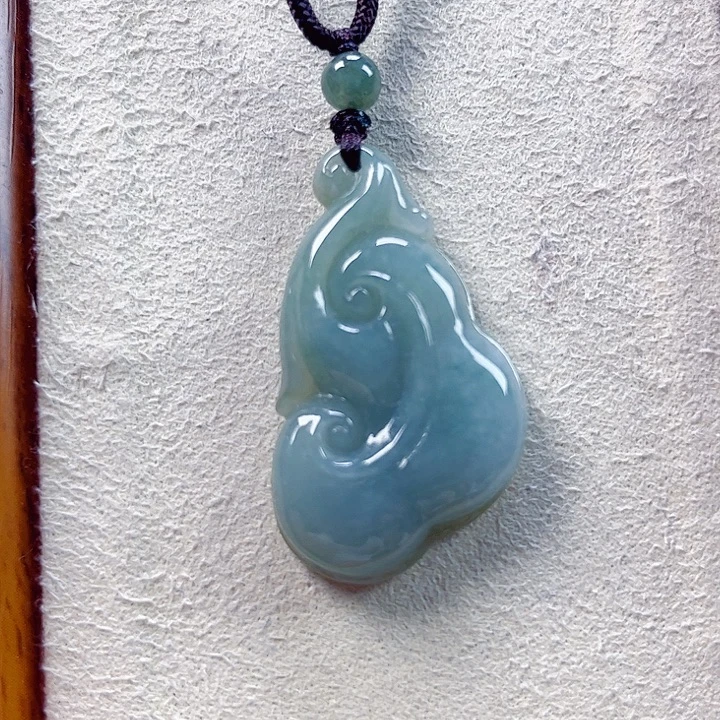 翡翠未镶嵌颈饰孤品