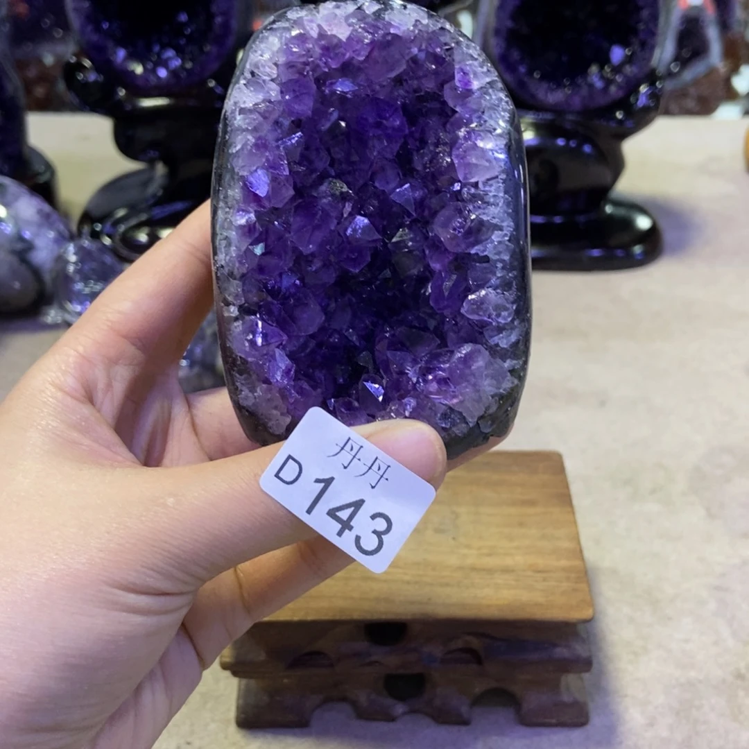 未镶嵌水晶大型摆件（非配饰）