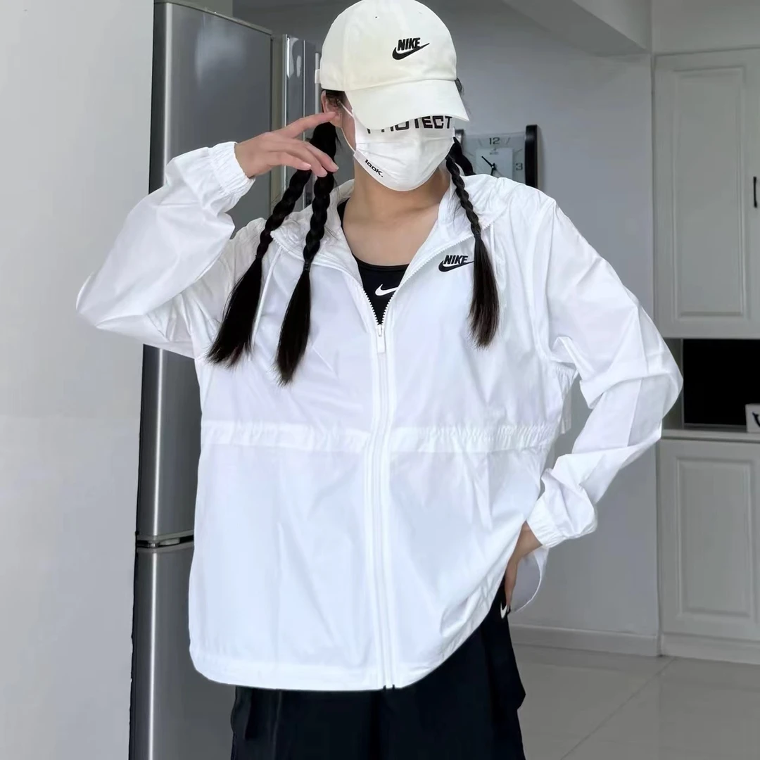 NIKE耐克 女装连帽薄款运动休闲训练防风透气夹克外套 DM6180-100