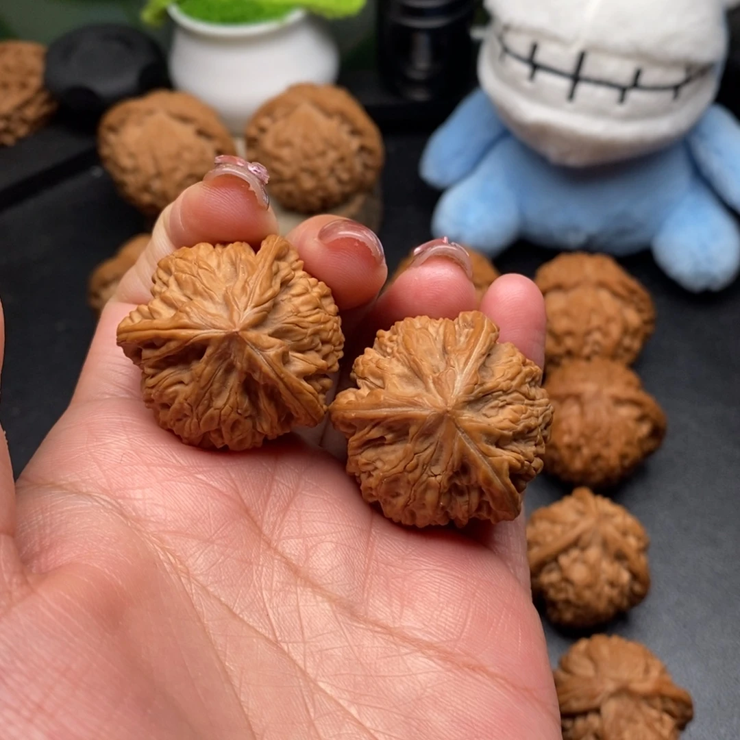 文玩核桃吊坠文山三棱34