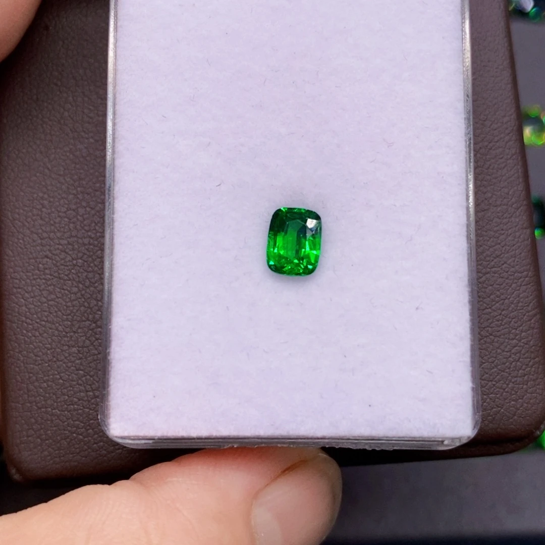 裸石石榴石（沙弗莱）未镶嵌