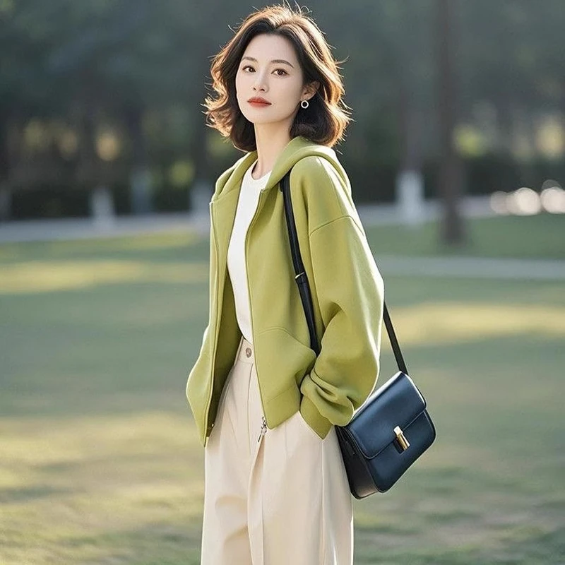 时尚高级感韩版连帽拉链卫衣女2025早秋新款纯色显瘦休闲短款外套