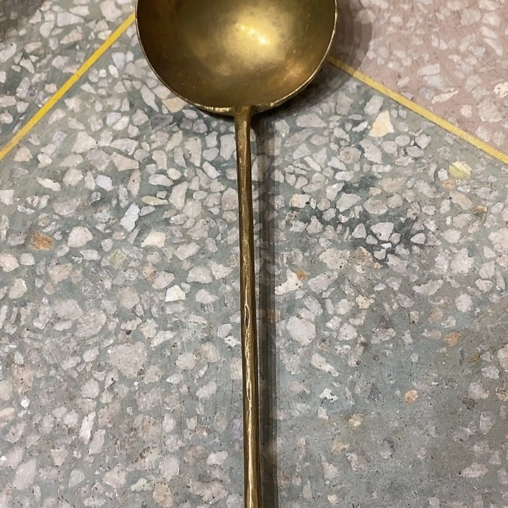 用****慢老式铜器古朴厚重