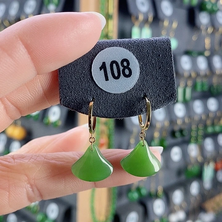 和田玉耳饰18K金镶嵌