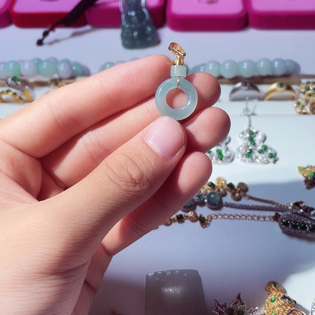 翡翠未镶嵌吊坠(赠链)234698443