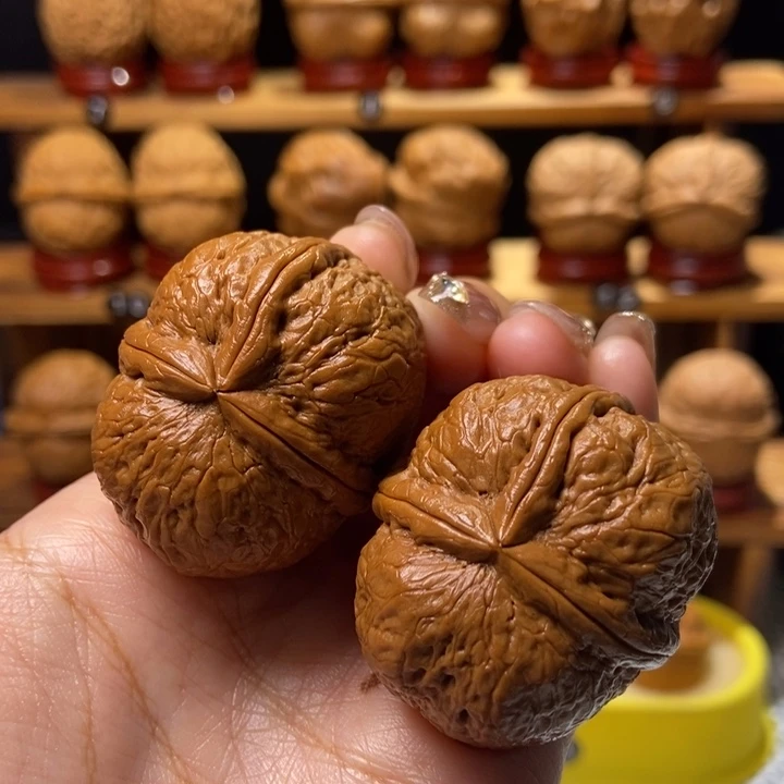 吊坠文玩核桃脑纹三棱33