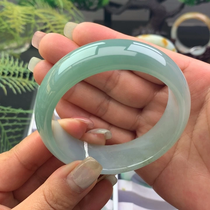 翡翠未镶嵌手镯天然翡翠手镯