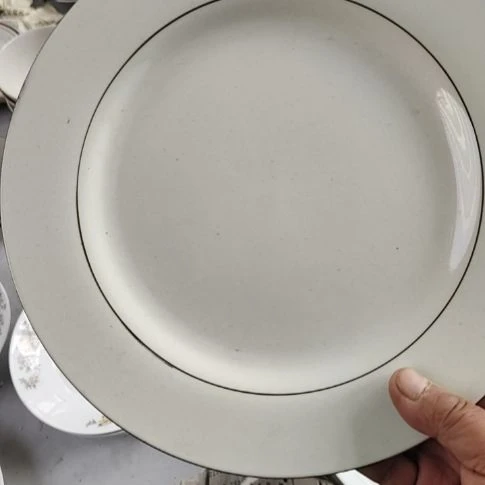 瓷片瓷器，各种摆件，瓷片，囗径26厘米！