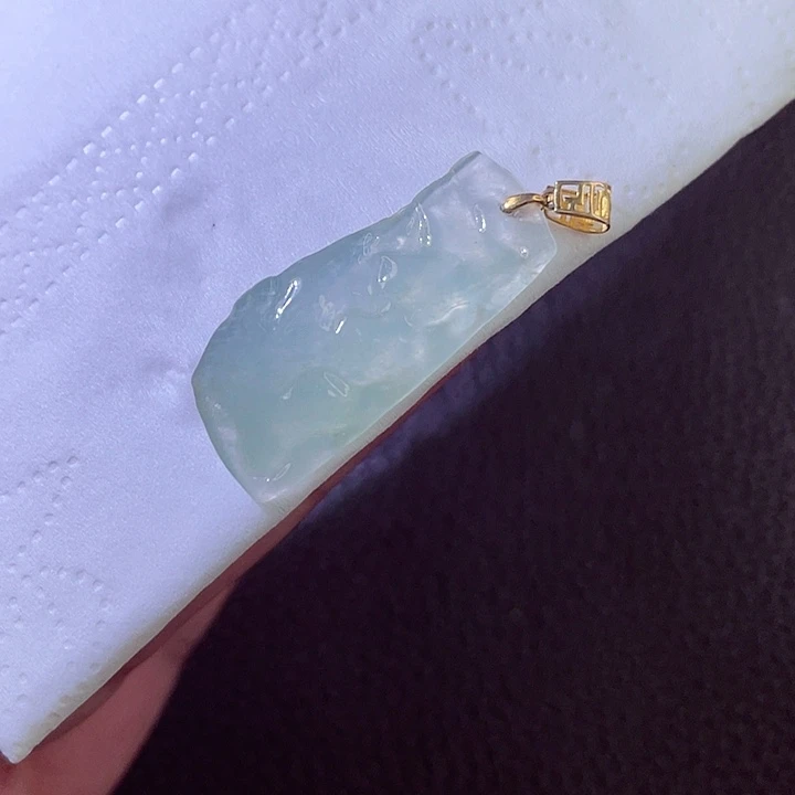 翡翠18K金镶嵌颈饰翡翠